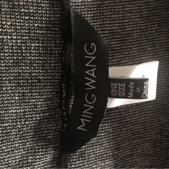 Ming Wang Poncho/Shawl Excellent Condition - Picture 4 of 4